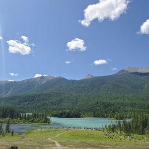 vol 12：熟人局|允许人生的河流有多重流向，迷茫本身就是青春最好的证明。