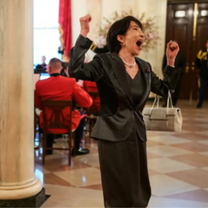 【鸮德乐】#46 看盘“搞事苗”手握烂牌，怎敢逆袭成日本政坛“狂飙大女主”？