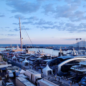 75. “什么是女性导演的镜头？这部电影就是答案”｜《水之年代》《接近终点》etc.（ft.顾草草&陀螺）