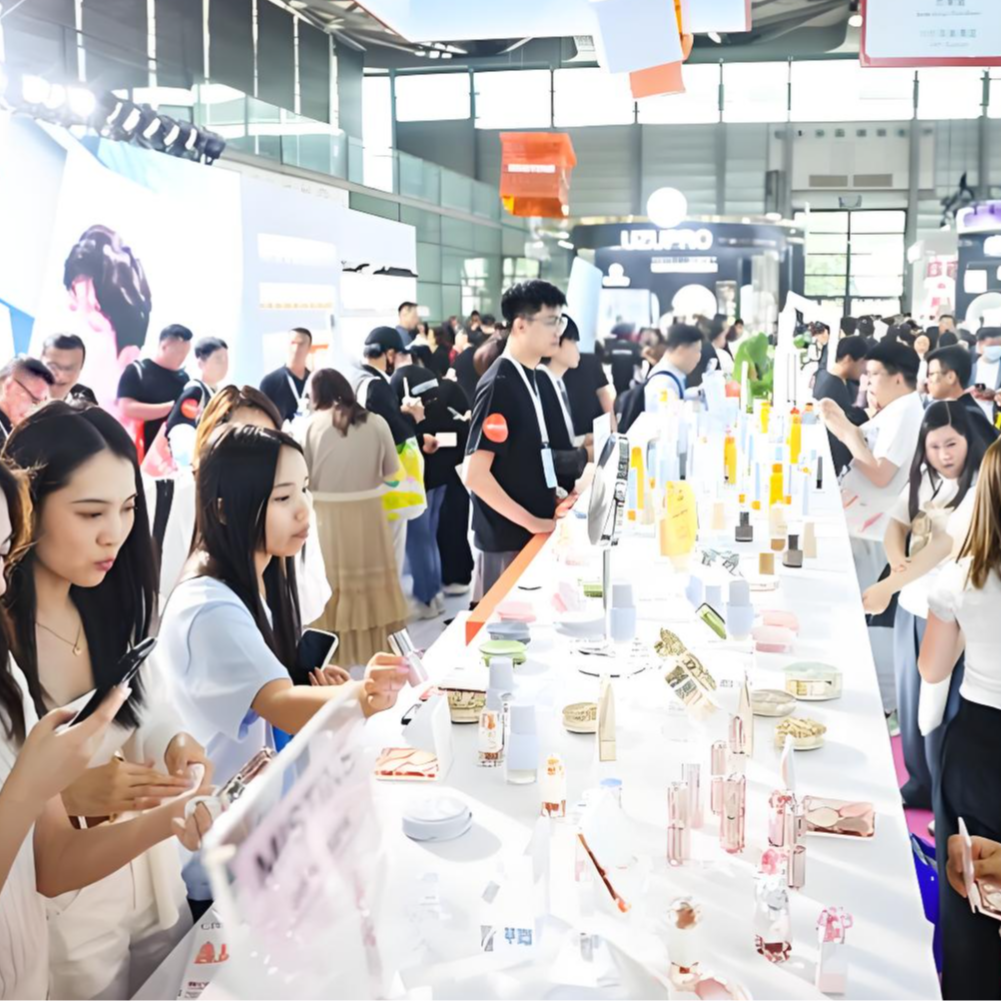建议所有做品牌和营销的人没事多去美妆市场转转，你肯定会被震撼到，因为这个行业没有最卷只有更卷 episode artwork