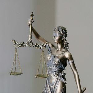 选择就是取舍，不要扯上贵贱。评上迪所谓插队事件。