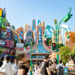 上海迪士尼去年客流量超1300万人次创新高,主题乐园卷什么?