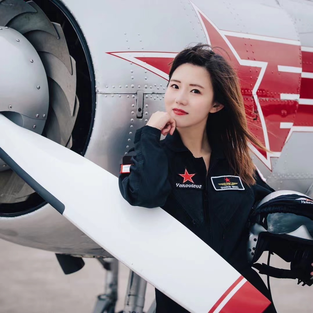 cover of episode 你咋不上天呢？我可以｜对话中国首位女特技飞行教员王曌华宸