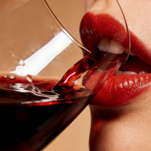 爱喝酒的姑娘们！微醺女孩VS重醺女孩