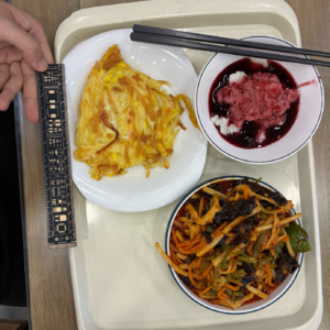 C019护国寺小吃-蓝莓山药，鱼香肉丝，烤羊肉串，鸡蛋土豆丝饼