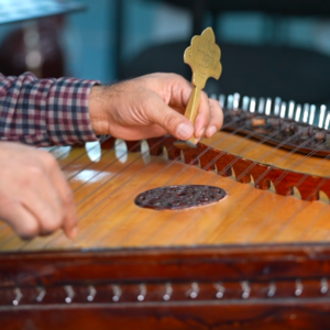 「第87件小众乐器」新疆刀郎的柔情绝杀 | 卡龙琴(Qalun)