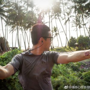 史蒂夫说35期 - 前任过得不顺，忍不住打飞机，女朋友嘲笑我