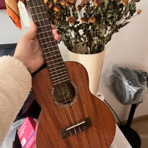 30岁拥有了人生中的第一支乐器,我好喜欢现在的自己啊