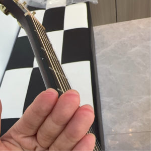 以为自己发型凌乱的像艺术家，但其实是流浪汉 📅 Aug.2