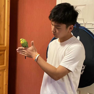 如何养育男孩？我没有去找那些教育大咖，而是和22岁的Bryan聊聊他“传奇”的成长故事