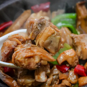 昔日顶流黄焖鸡米饭跌落神坛?为啥黄焖鸡也不香了?