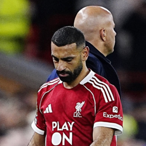 曼联球迷过年了！萨拉赫背刺利物浦？英超大结局？