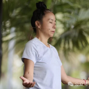 不要着急，把练功和平常的生活状态结合起来