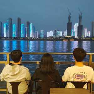 特辑_大三下，但少闲人如我们仨