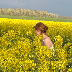 翻过那座山，依然山外有山｜对话《山外山》主理人晓晓