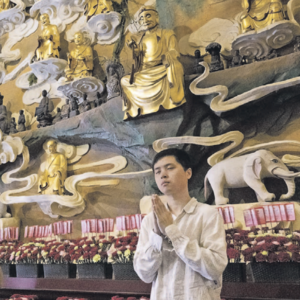 这座寺庙为何吸引众多年轻人?