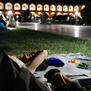 Sta.005 战火中的初恋:18岁的心跳声在伊朗掩盖了轰鸣(前篇)