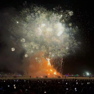 忽忽游世界02|火人节，可能是对世界疯狂的最终幻想