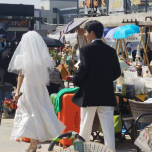 30 为谈恋爱自废脚踝-谁年轻的时候不是恋爱脑呢