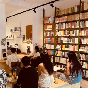 Sta.018 乘客 I 他开了德国唯一一家中文书店