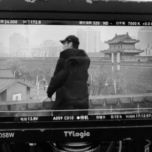 当写作和拍电影都无法继续，我选择去开网约车 | 以读攻读 038