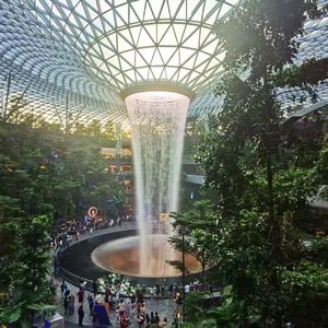 被踢出去的国家：新加坡是怎么发展起来的？