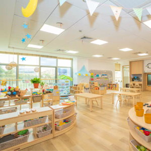 幼儿园关闭潮与生机