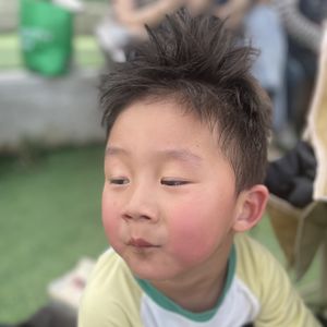 阿蒙在读书的路上