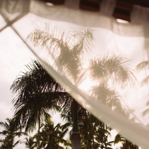 007. 黑袍防晒，到底是封建倒退还是穿衣自由？