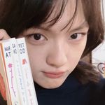 喝一杯热苹果茶