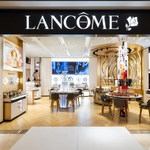 服装品牌都在开大店关小店，而美妆品牌都在关大店？到底为何