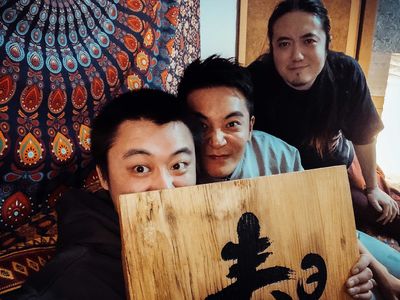 和陆思宇的这场酒，得从《八佰》聊起