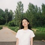 来听播客的柯基