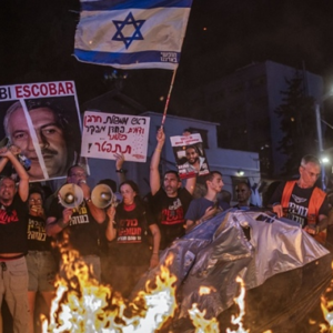 “战术暂停”加沙部分行动、反政府游行升级，以色列又吵起来了