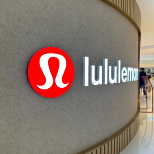 lululemon为何卖不动了？取悦大众，不如做深自己