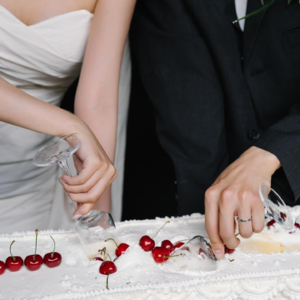 从奶茶店到甜品策展人:一枚吃货的硬核创业 | 对谈叁叁无界主理人勺子【甜品台】