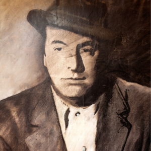 读诗助眠--聂鲁达“我们本该日日相逢，本该交换各自爱读的书”