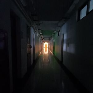 亲历租房诡事：凌晨诡异来电，老人衣物在床下