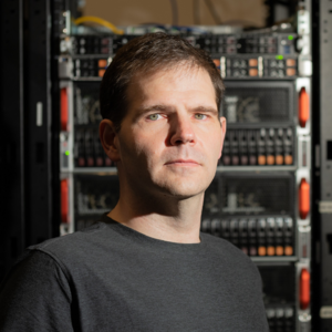 对话Groq创始人: NVIDIA市值将达10万亿 | 如何满足能源需求 | 为何中国在AI竞赛中落后于美国