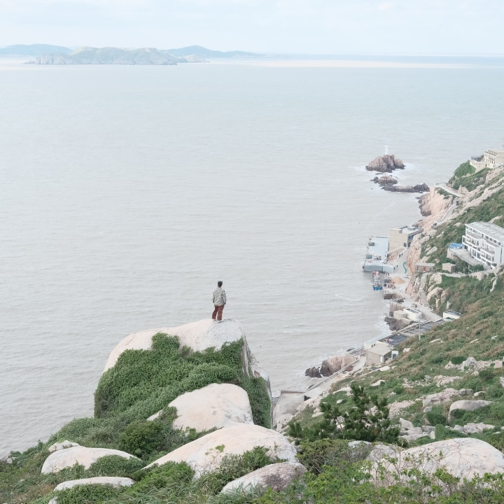 岛屿呼吸:一位摄影师在东极岛的田野观察与海岸线叙事 岛屿呼吸:一位摄影师在东极岛的田野观察与海岸线叙事