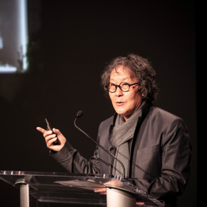 002.重塑余音：徐冰与剩余物的诗意再生