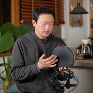 「第107件小众乐器」巴掌大的南印度的小鼓，有这么两招万能节奏|坎吉拉（Kanjira）