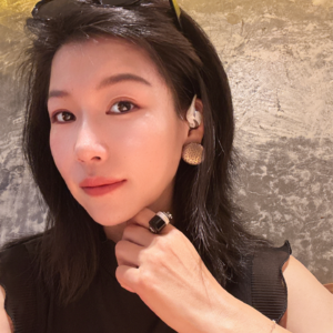 戏剧出品人费溢群:身为INTJ控制“狂”,40岁之后我学着脑袋空空