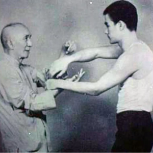 一代宗师叶问如何诠释“功夫”两字？| 12月2日