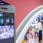 EP4-Latest buzz: From performing arts to Yiwu "polyglot"