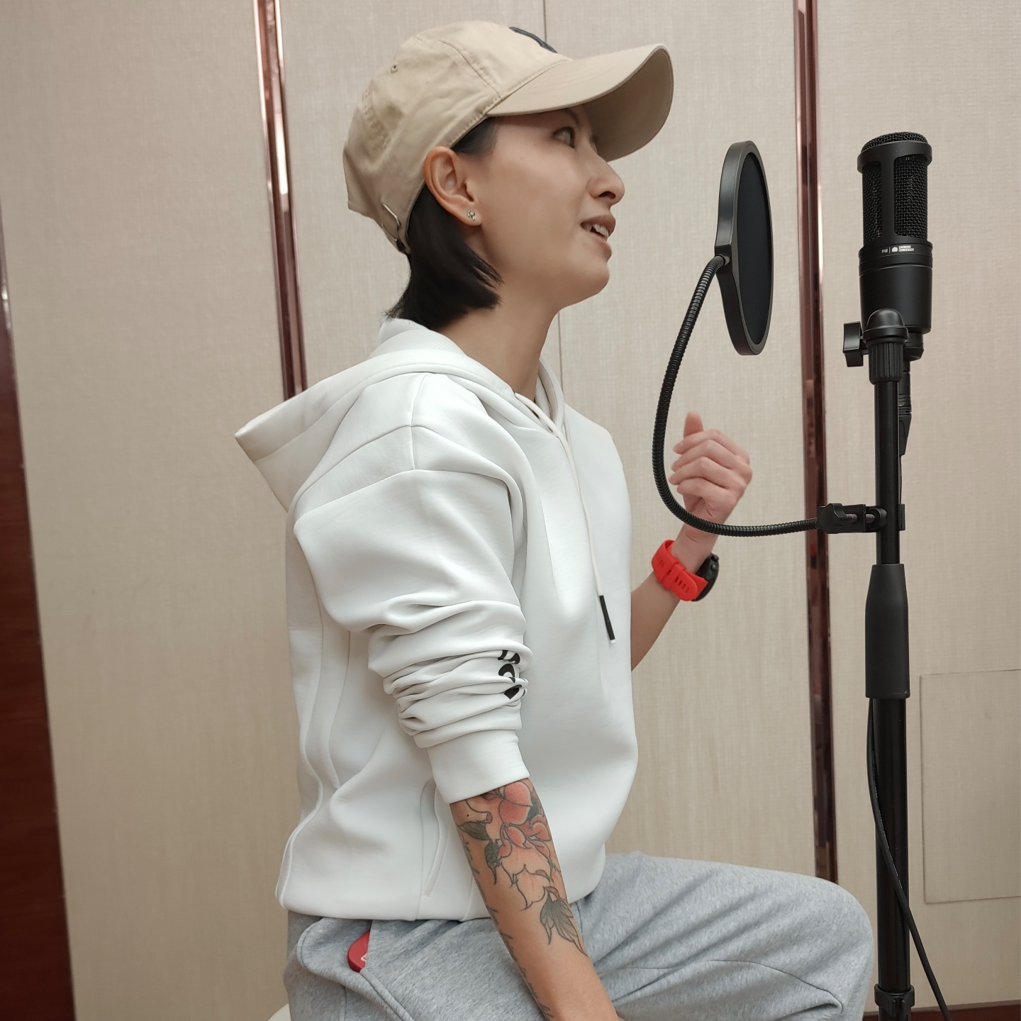 《落日赛道FM》EP.04 跑步界佟丽娅做客直播间聊运动内衣 episode artwork