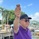 于是我把它扔进了hu里