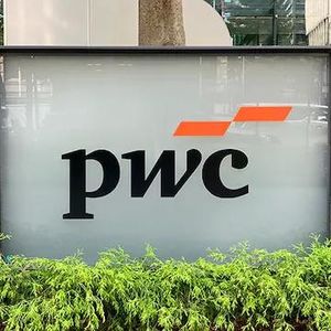 E42 | 从1000万到1600万：揭秘PwC日本Manager的“搞钱逻辑”与职场真相