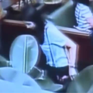 2.在冰咖啡里下毒，嫉妒心让闺蜜一无所有