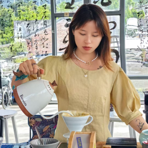 Vol.74 像养植物一样养自己的小鱼和她的咖啡故事